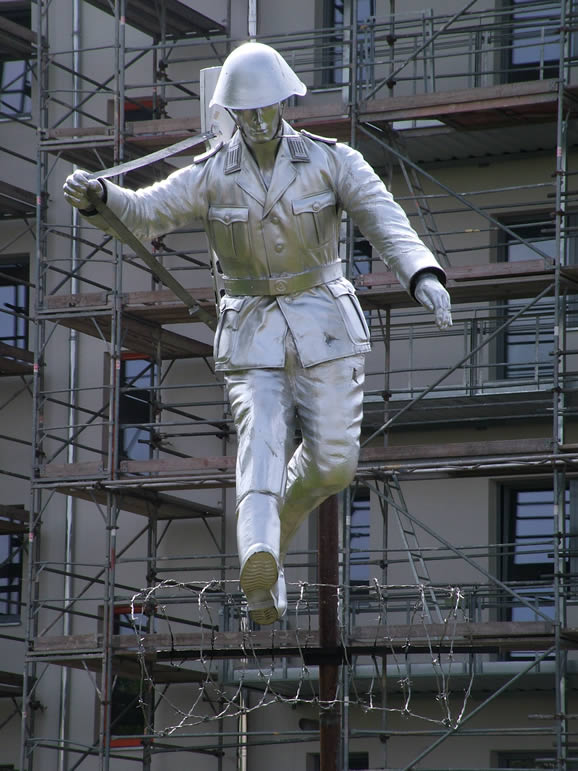 DSCF3994, Mauerspringer - Hans Conrad Schumann