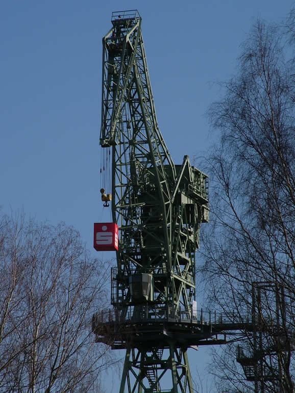 DSCF6040, Old crane and advertising