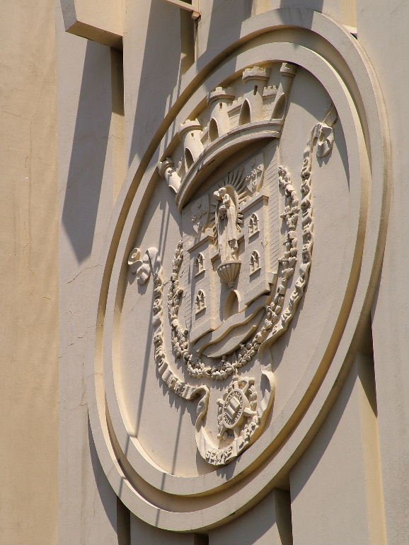 Photo: Art Deco Building