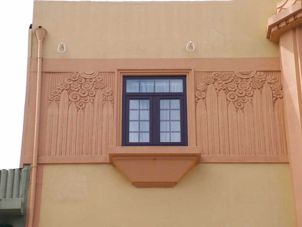 Photo: Art Deco Building