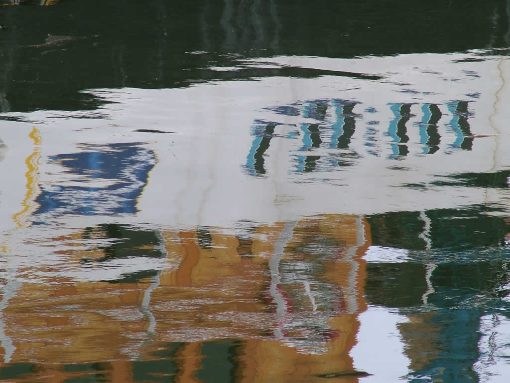 DSCF1873  Reflections Eyemouth